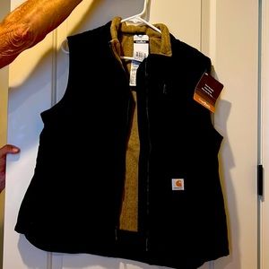 Womens Carhartt vest Black size large new with tags